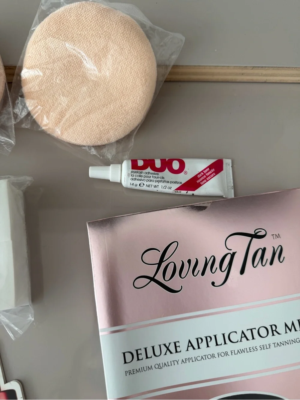 🗽Assorted Makeup Items - Self-Tanning Applicator / Clarins Eye Lift / Lash Glue